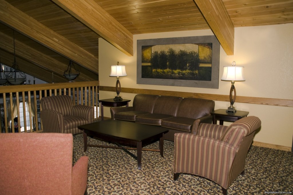 Upper Sitting Area | Best Western Derby Inn | Eagle River, Wisconsin  | Hotels & Resorts | Image #1/21 | 