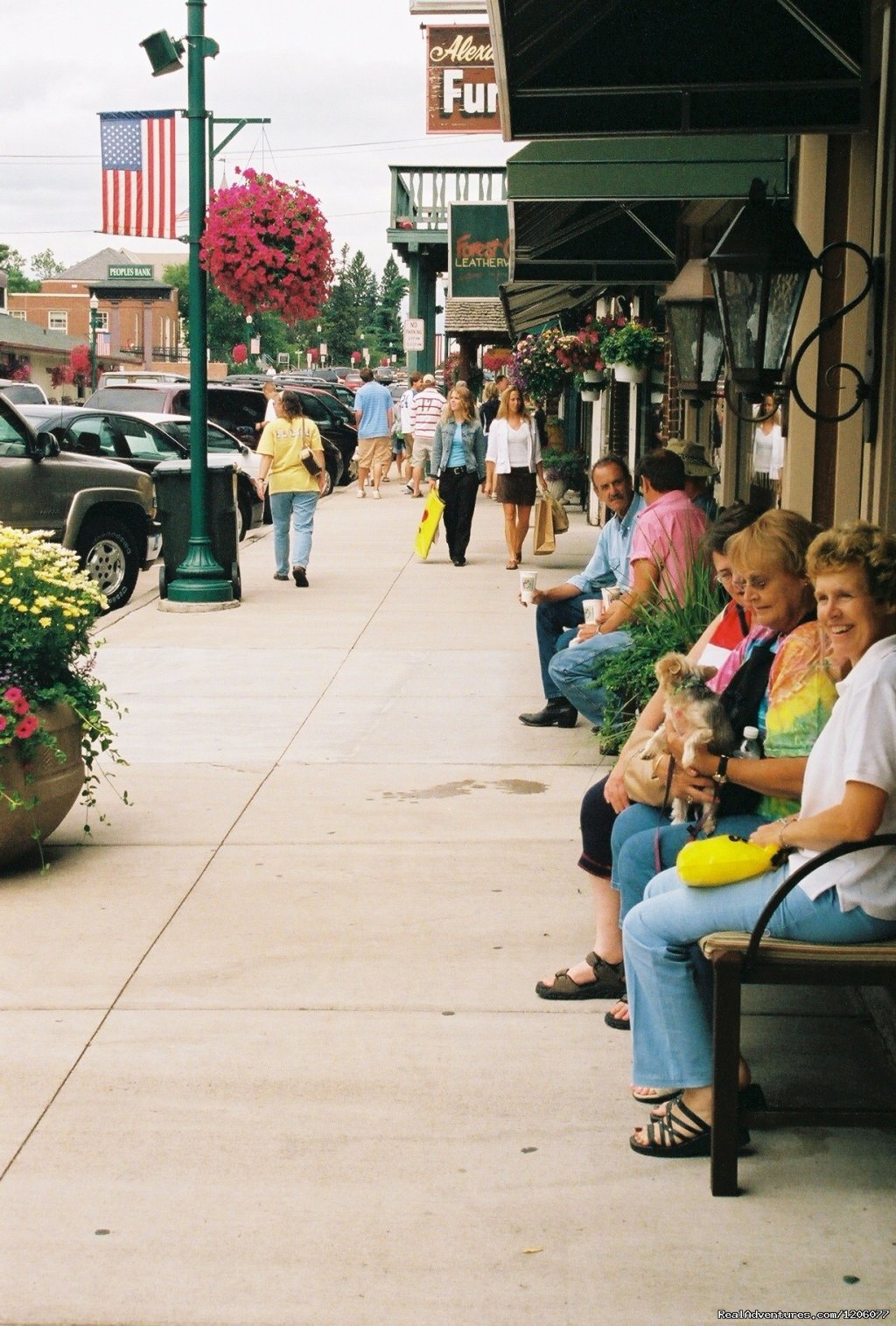 Shopping on Main Street | Hayward Lakes Visitors and Convention Bureau | Image #2/4 | 