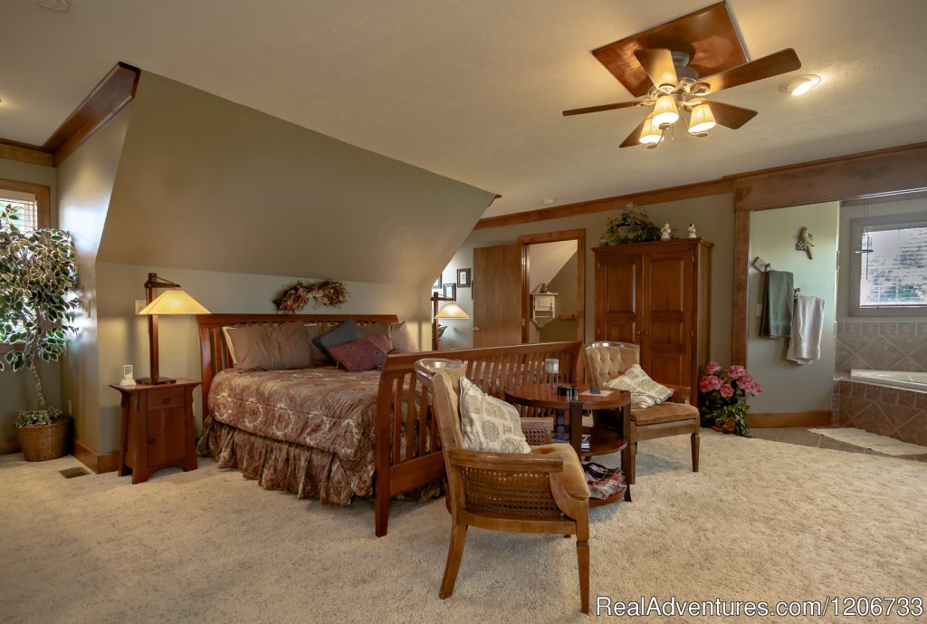 Prairie Suite | Romantic Get-away at the Dickey House B&B | Image #4/9 | 