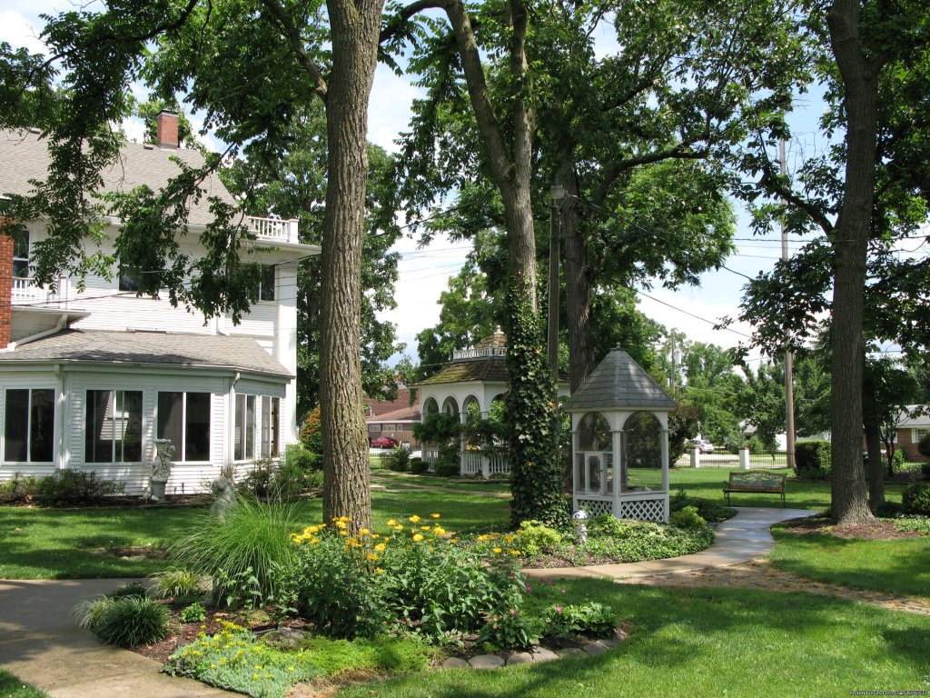 Grounds in early Summer | Romantic Get-away at the Dickey House B&B | Image #7/9 | 