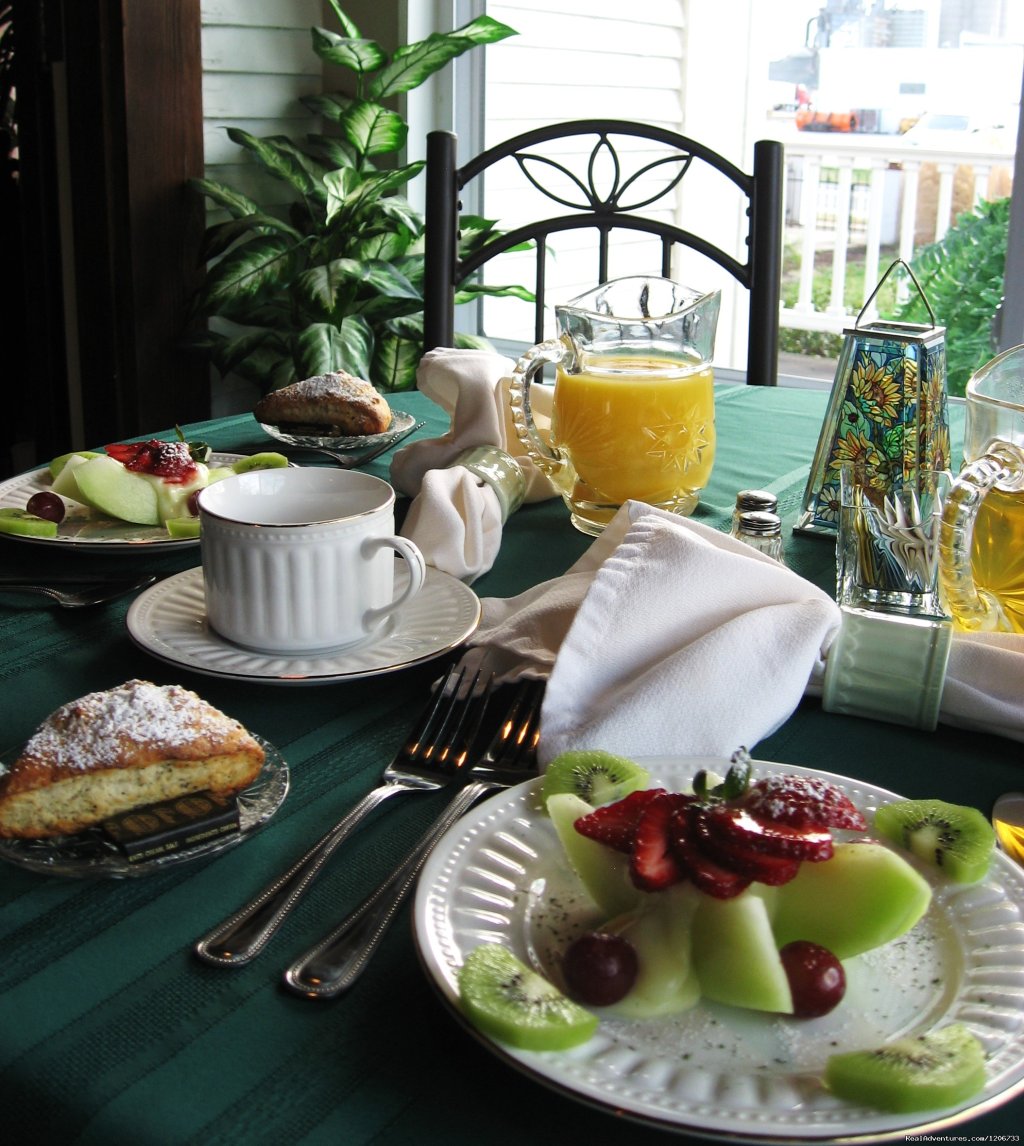 Breakfast on the Dining Porch | Romantic Get-away at the Dickey House B&B | Image #9/9 | 