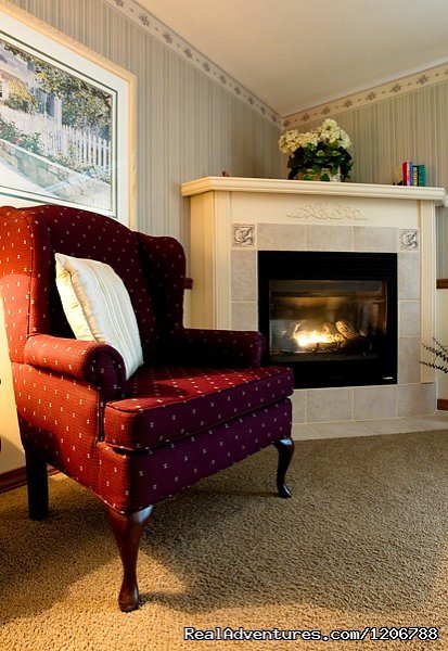 Living Room of a Guest Suite | Luxury Bed and Breakfast Suites on Table Rock Lake | Image #5/7 | 