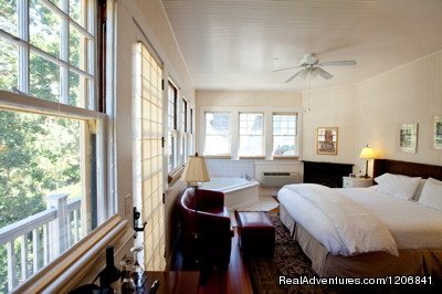 The Inn On First, Historic bedroom | Romantic Getaway in Napa | Image #2/4 | 