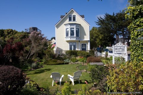 A distinctive bed and breakfast in the heart of picturesque, coastal Mendocino village. Ideally located within walking distance to Mendocino's shops, galleries, restaurants and the Pacific Ocean! Indulge yourself with breakfast served to your room!
