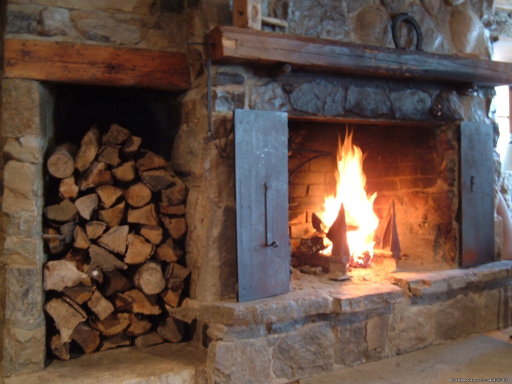 Real wood-burning fireplaces | Large Country Homes rental near Quebec City Canada | Image #9/13 | 