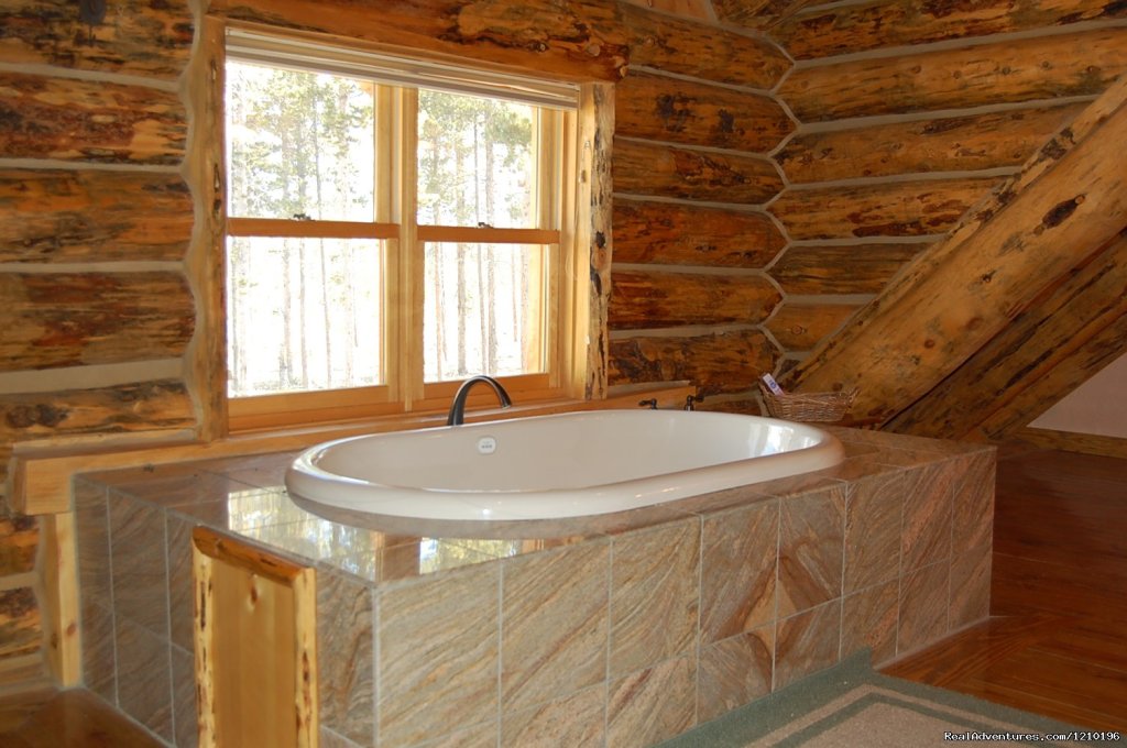 Master bathroom | Lindig Lodge | Image #19/21 | 