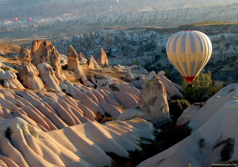 HOT AIR BALLOONING IN CAPPADOCIA | Turkey Tours | Istanbul, Turkey | Sight-Seeing Tours | Image #1/7 | 