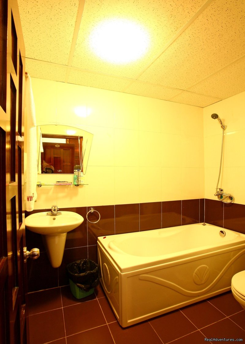 Bathroom | Golden Wings Hotel | Image #4/11 | 