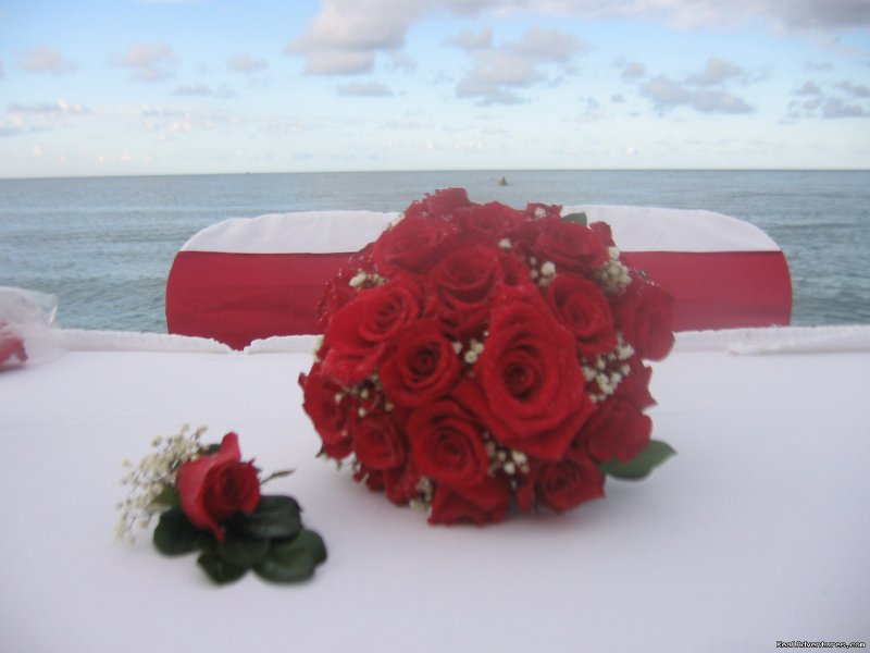 Bride Bouquet & Boutonniere | Tropical Weddings Jamaica | Image #7/7 | 