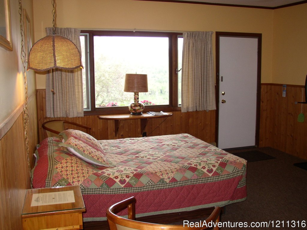 One of our queen rooms | Wonderful Views at Marshfield Inn & Motel | Image #4/4 | 