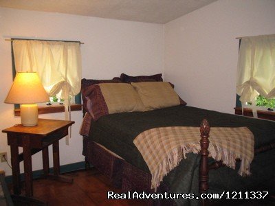 Comfortable accommodations | The Woods Lodge, a Great Getaway any size Group | Image #6/6 | 