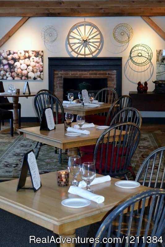 Tavern - perfect for breakfast or dinner | Inn at Weathersfield | Image #16/23 | 