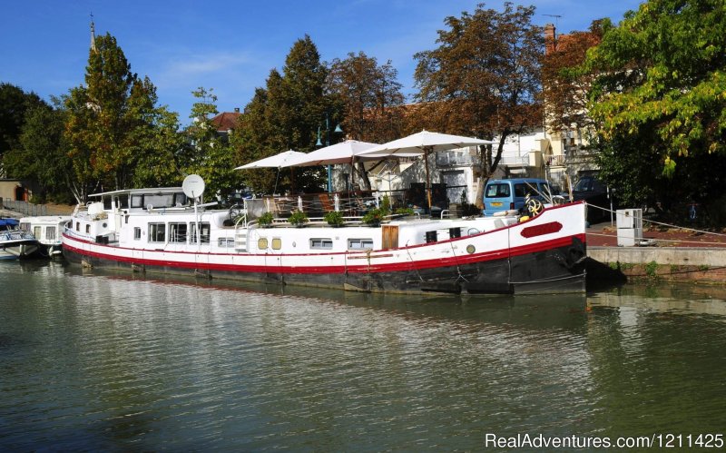Alongside in Moissac. | Barge Cruise in France, Holland & Germany. | Image #9/13 | 
