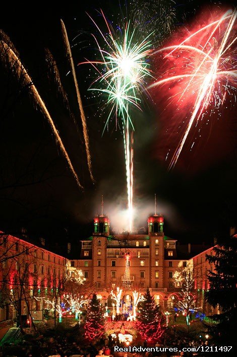 Lighting Ceremony Friday after Thansgiving Day | The Historic Hotel Colorado | Image #4/10 | 