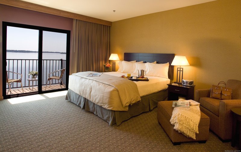 Hotel Room | King's Pointe Waterpark Resort | Image #2/2 | 