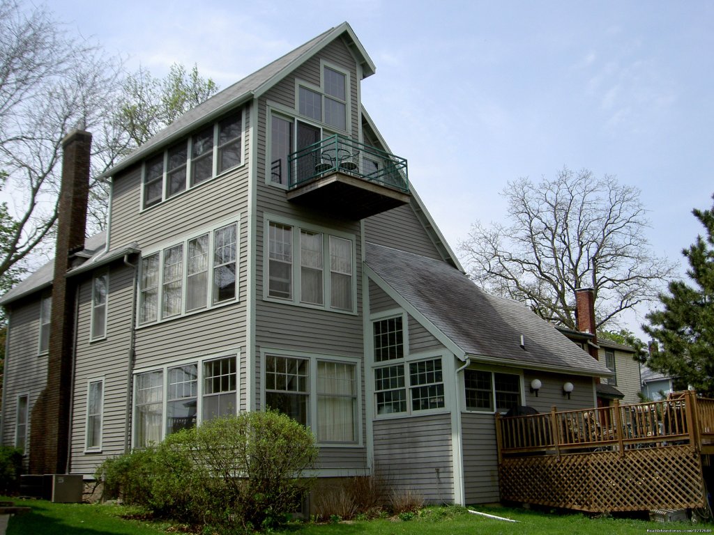Squirrel's Nest Penthouse | Award Winning Panoramic Mississippi River View | Burlington, Iowa  | Bed & Breakfasts | Image #1/2 | 