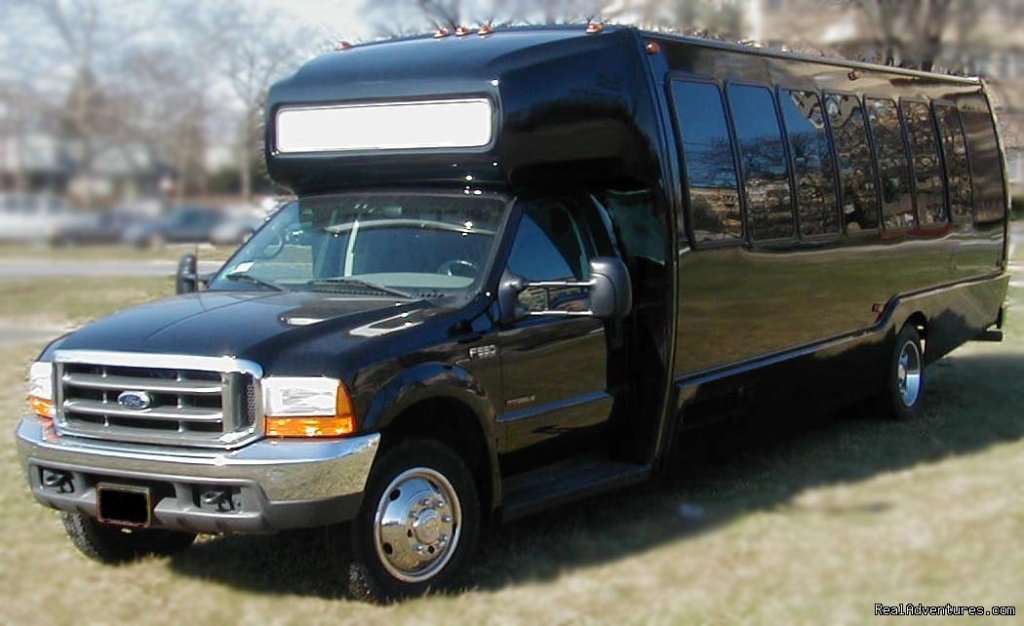 Luxury Limo Coaches | Black Diamond Luxury Transportation & Limousine | Image #3/3 | 