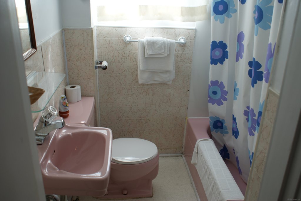 Bath Room | Regent Motel | Image #8/9 | 