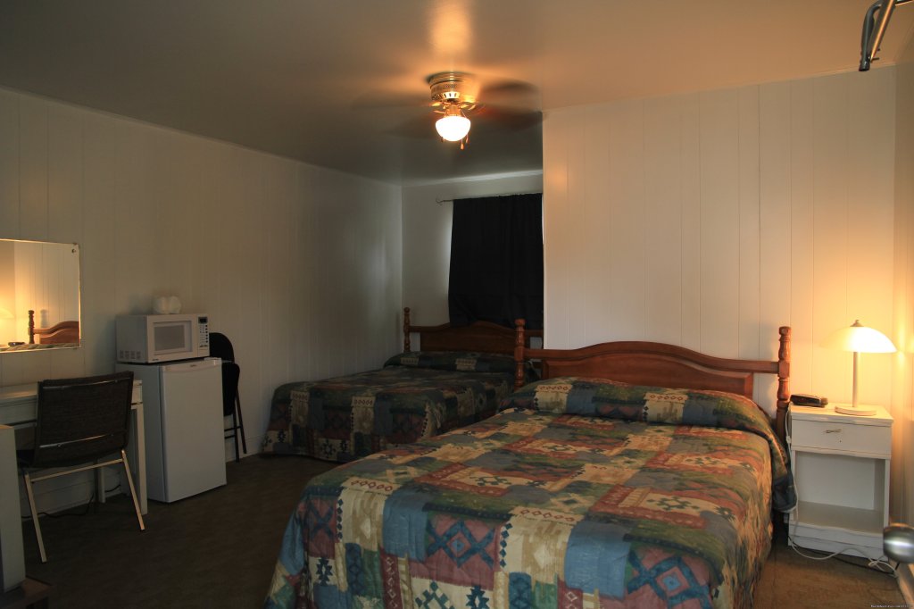 Room with Two Double Bed | Regent Motel | Image #5/9 | 