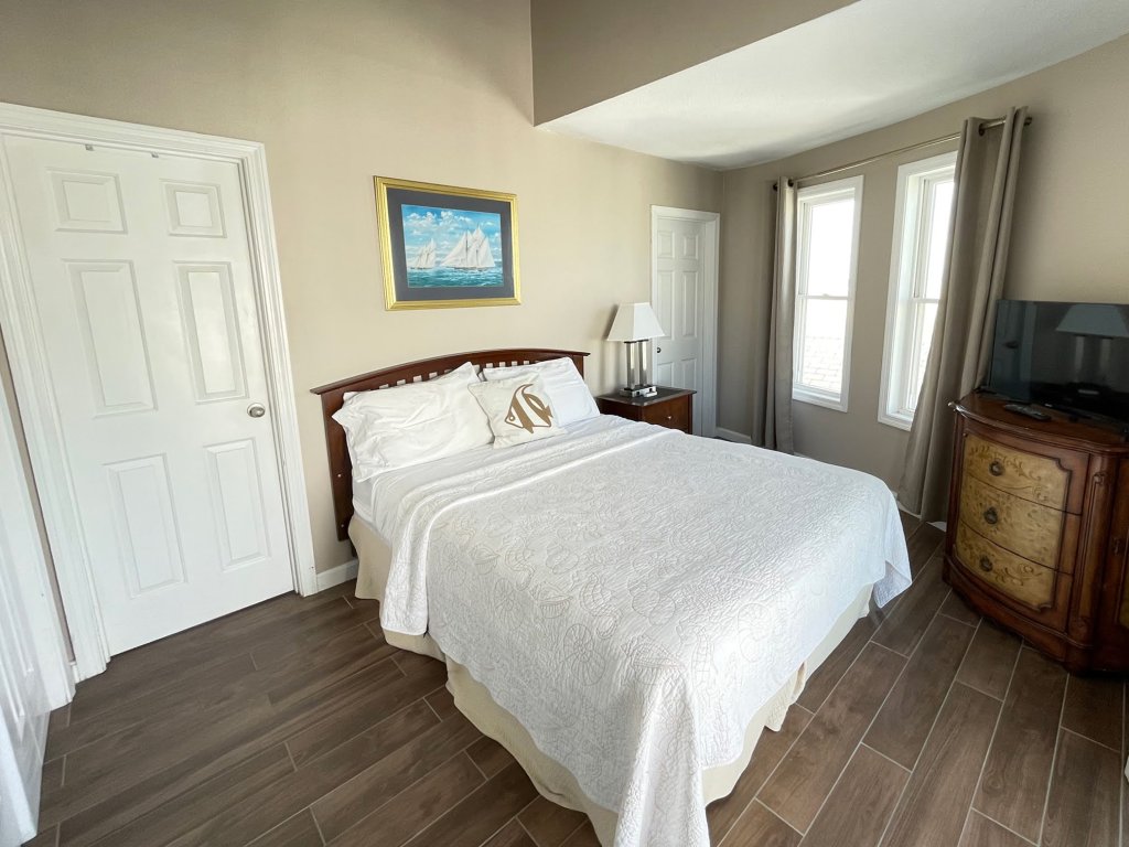 Ocean Front Suite - Bedroom | Ocean Walk Hotel | Image #8/12 | 