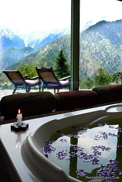Craven Cottage Room, 'Raja's' Bathroom | Himalayan nature resort at Eagles Nest India | Image #6/19 | 