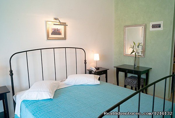 Villa Rose          Rooms & Apartments | santorini, Greece | Hotels & Resorts | Image #1/5 | 