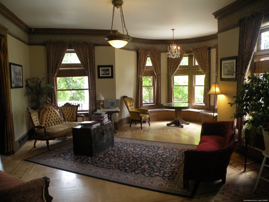 sitting room | Historic Rosedell Bed & Breakfast | Image #2/17 | 