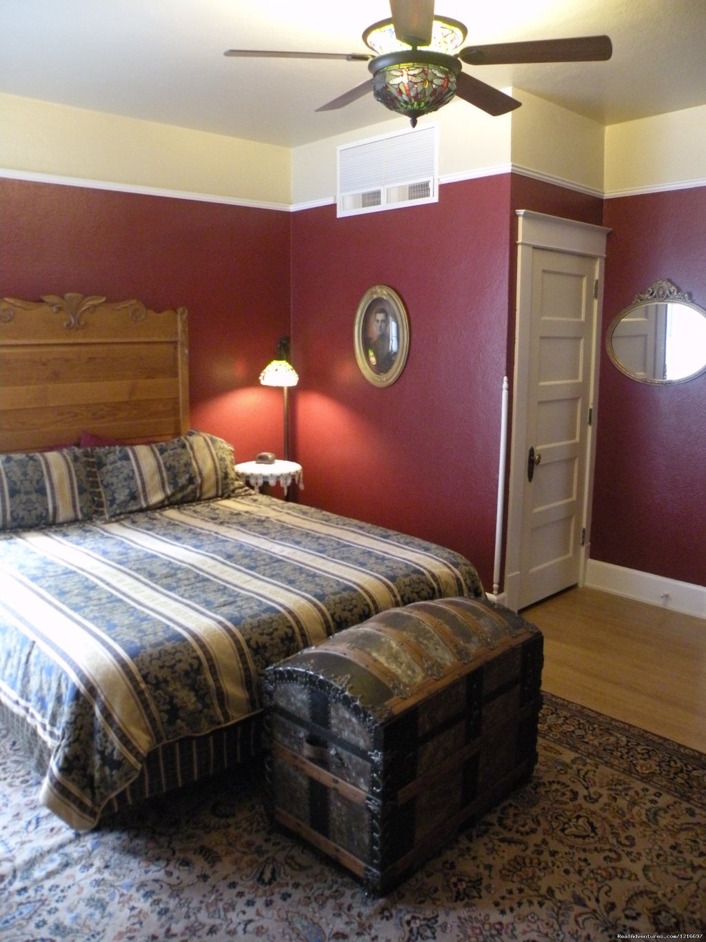 Red Room | Historic Rosedell Bed & Breakfast | Image #12/17 | 
