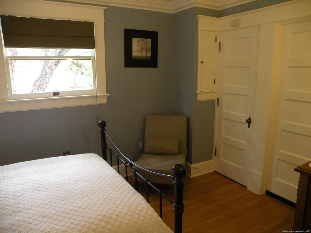 Extra Room | Historic Rosedell Bed & Breakfast | Image #17/17 | 