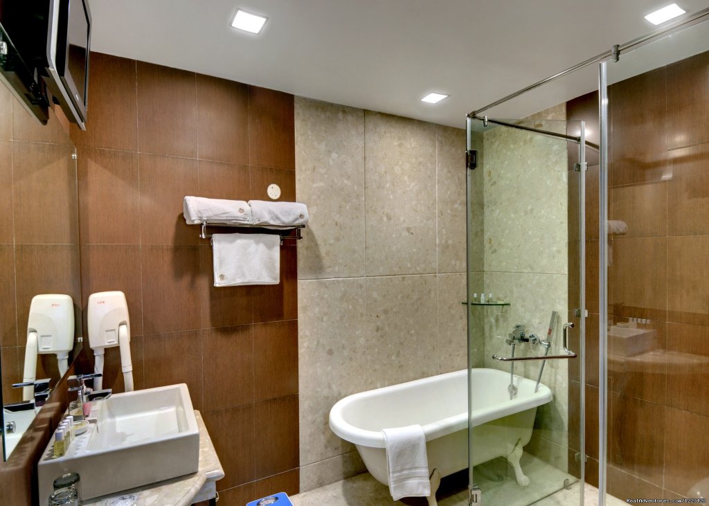 Guest Room Bathroom | Romantic Boutique Hotel With Modern Luxuries | Image #3/17 | 