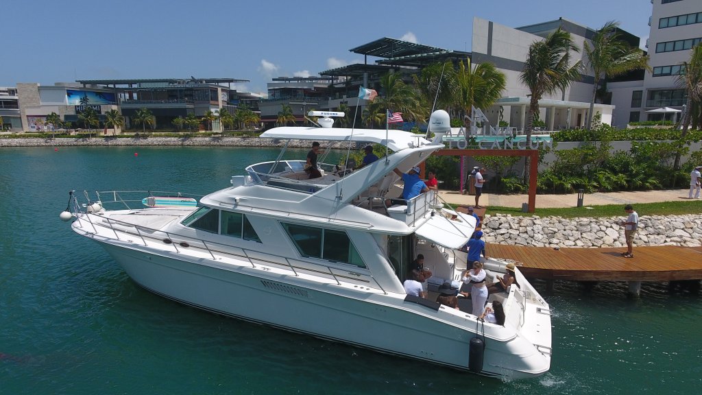 Sea Ray Yacht For Rent | Luxury Yacht Charter Cancun Playa Mujeres Mexico | Image #2/37 | 