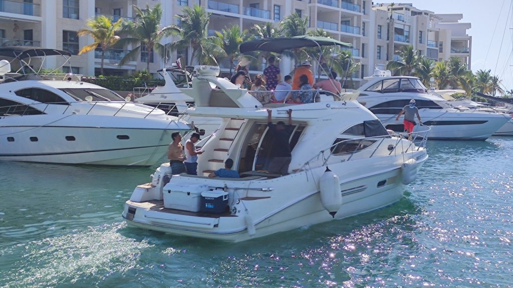 Luxury Yacht Charter Cancun Playa Mujeres Mexico | Image #14/37 | 