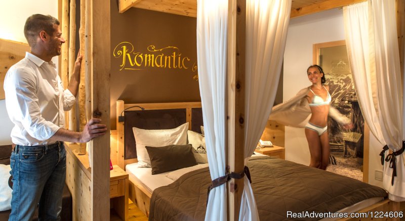Rooms And Suites | Abinea Dolomiti Romantic Hotel in Italy | Image #3/12 | 