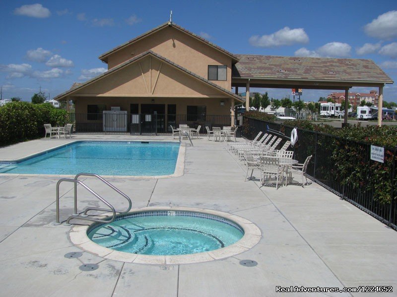 Resort Pool and Spa | Flag City RV Resort | Lodi, California  | Campgrounds & RV Parks | Image #1/6 | 
