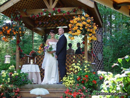Garden Wedding | Alaska's Pearson's Pond Luxury Inn & Adventure Spa | Image #4/11 | 