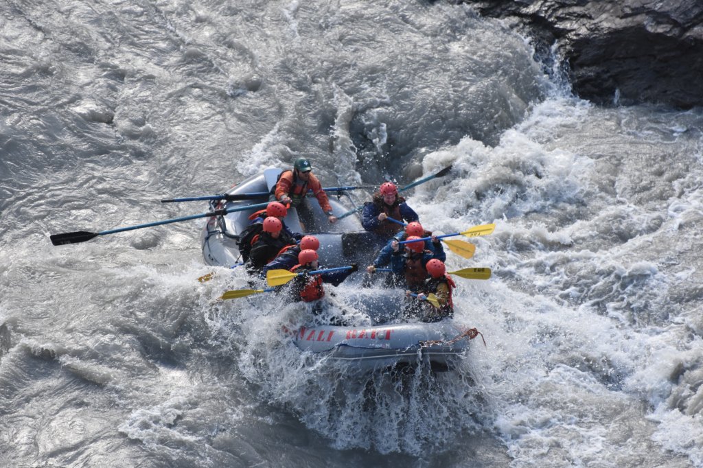 Canyon Run Paddle Raft | Denali Raft Adventures, Inc. | Image #2/9 | 