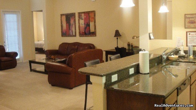 Comfortable 4th floor luxury condo in Vista Cay | Image #7/25 | 