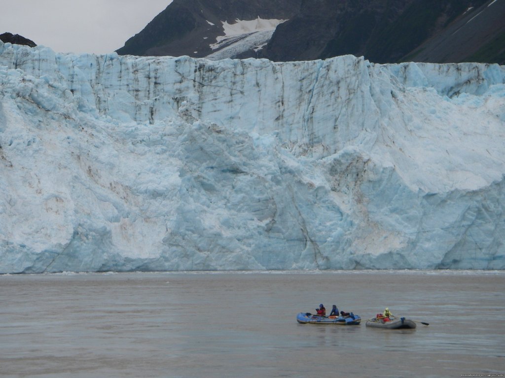 Rafting past the Child's Glacier | St. Elias Alpine Guides | Image #18/23 | 