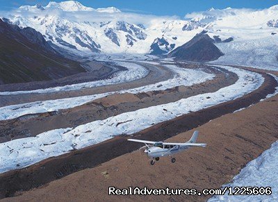 Flightseeing over the Kennicott Glacier | St. Elias Alpine Guides | Image #9/23 | 