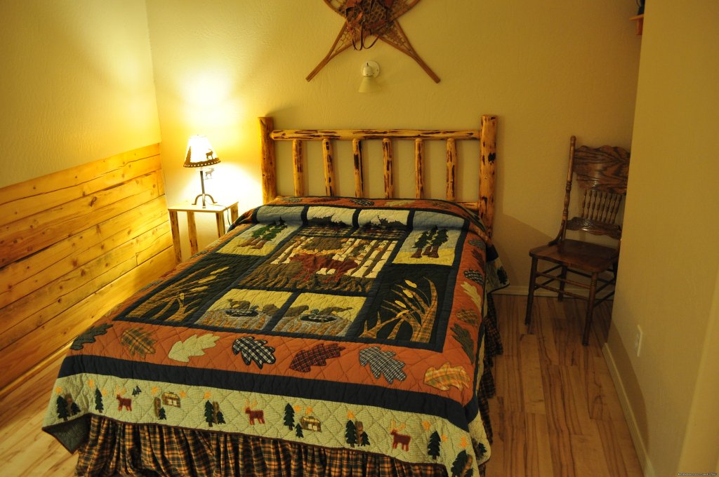Log furniture and Alaska decor | Denali Fireside Cabins & Suites | Image #14/14 | 