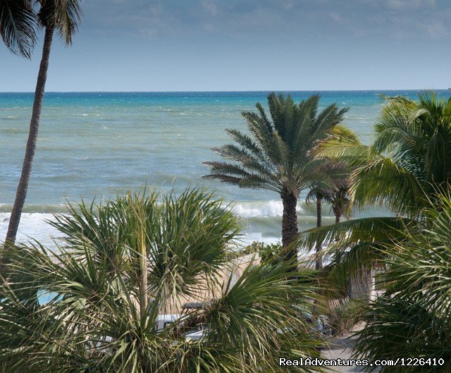 Ocean Views | Tropical Ocean View Suites at the Sea Spray Inn | Image #2/7 | 