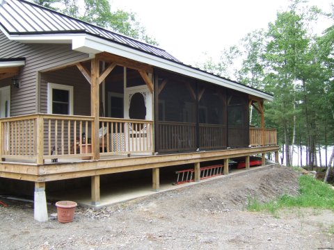 Screened in porch