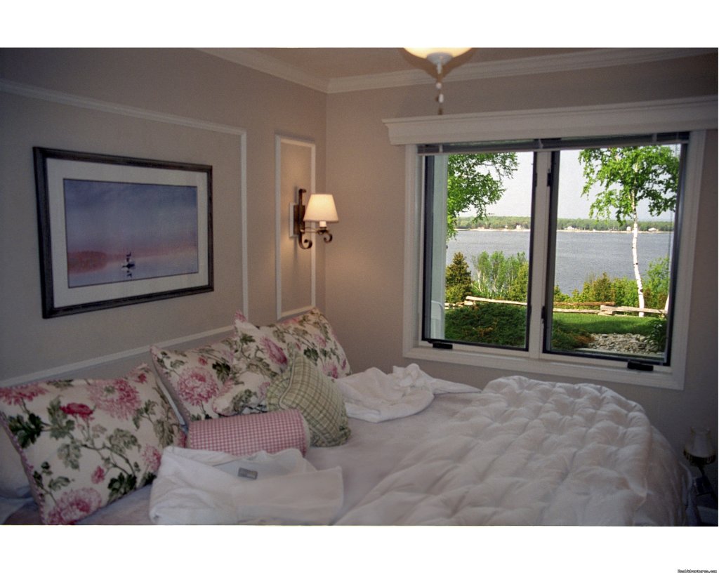 Premier Villa | Bay Point Inn | Egg Harbor, Wisconsin  | Bed & Breakfasts | Image #1/3 | 