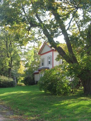 Rural Retreat in Historic Village | Evansville, Wisconsin Vacation Rentals | Deer Park, Illinois
