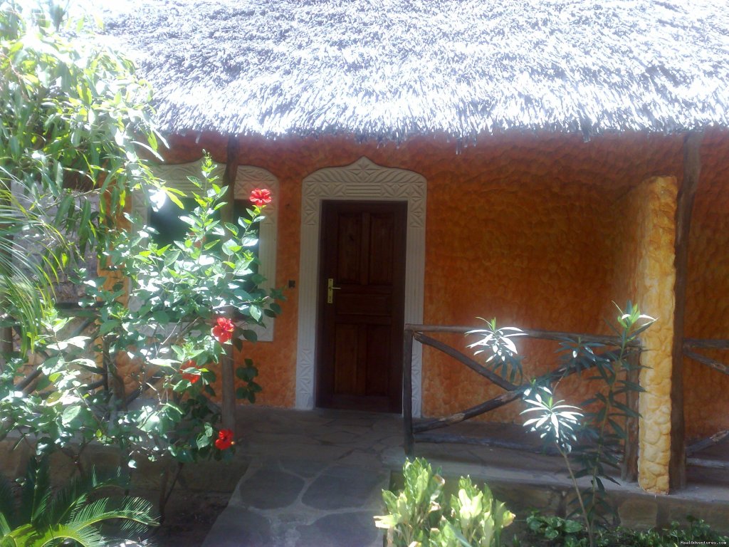 Rooms en suite with Ceilingfan and Balcon | Unforgetable Days at Watamu Tembo Village Resort | Image #7/15 | 