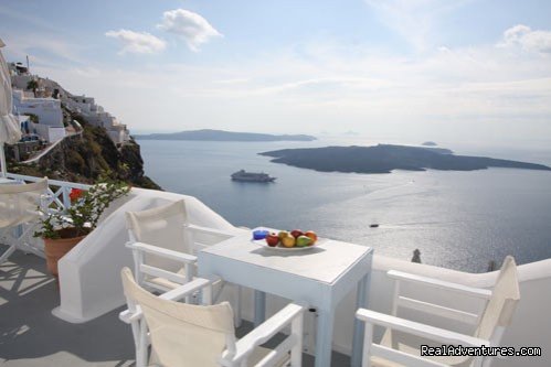 Experience the hospitality of Manos Small World | Santorini, Greece | Hotels & Resorts | Image #1/4 | 