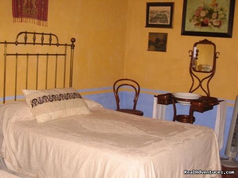 Rooms with original hacienda furniture