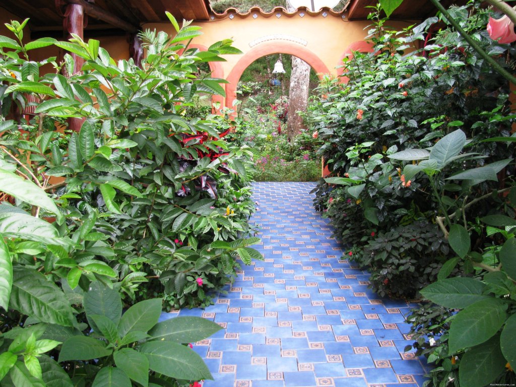 Inner Spanish patio walkway | Cabanas en Altos del Maria, Cabins for rent. | Image #15/25 | 