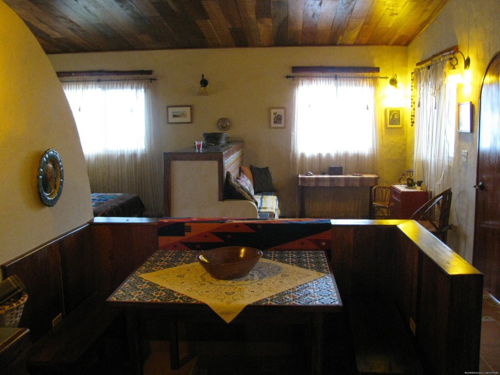 Comedor para dos. | Cabanas en Altos del Maria, Cabins for rent. | Image #16/25 | 