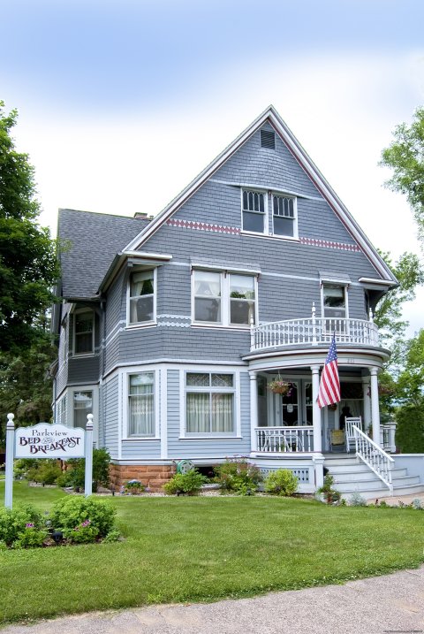 Front View of Parkview B&B